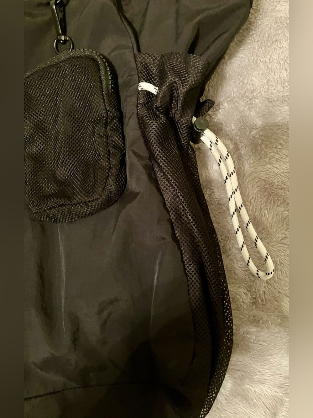 Athletic Works Women’s Sporty Cinch Tote with Bonus Pouch - Picture 4 of 13